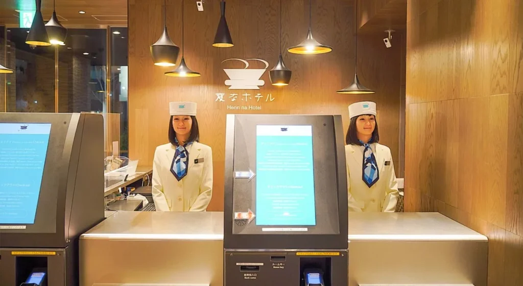 hotels with robots